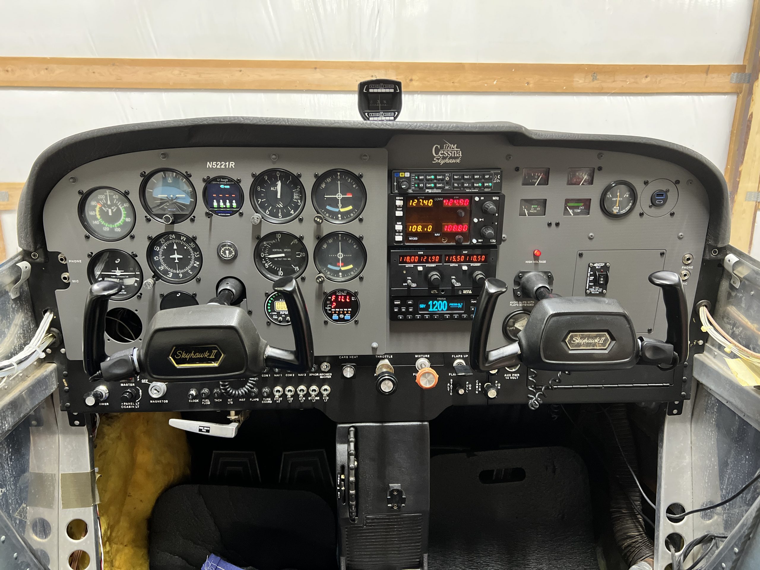 Cessna 172M Instrument Panel Keeping it's stock configuration