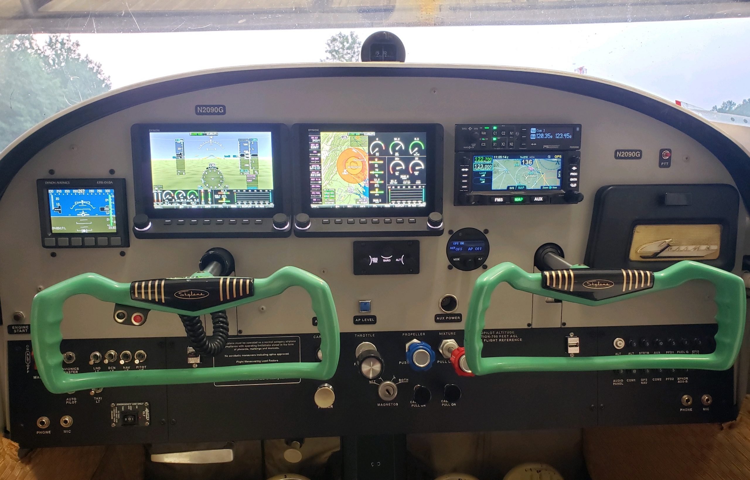 182A Cessna Instrument Panel with Dual 7" Dynon screens